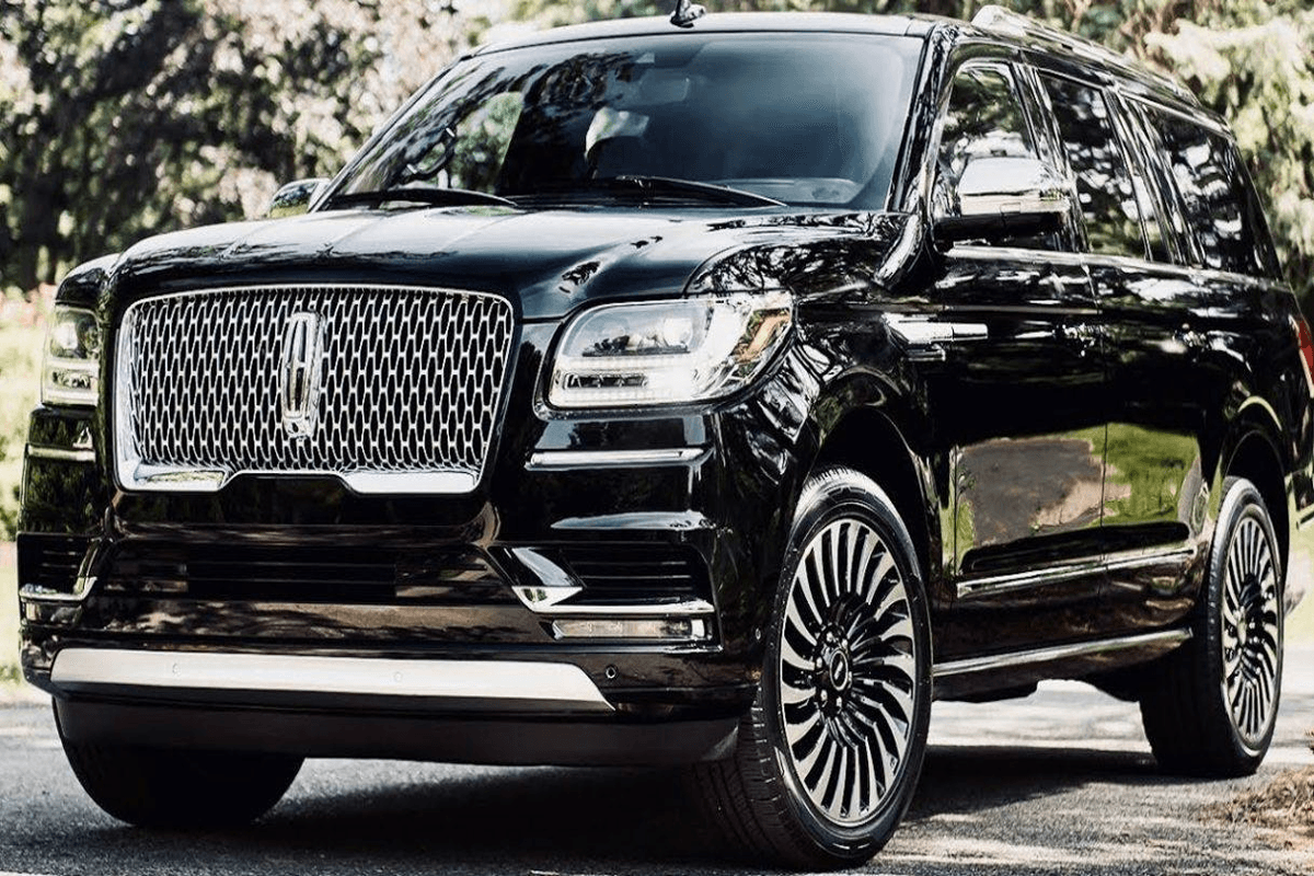 Lincoln Navigator - Top Drive Limo Chicago
